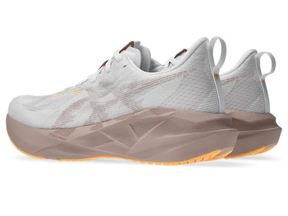 Asics Womens Novablast 5 - White/Fawn (1012B765-102)