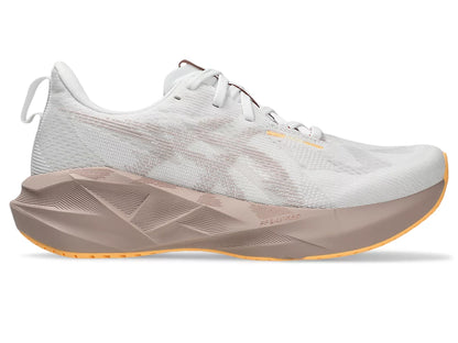 Asics Womens Novablast 5 - White/Fawn (1012B765-102)